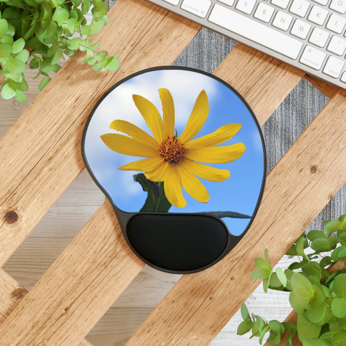 Flowers 32 Mouse Pad With Wrist Rest