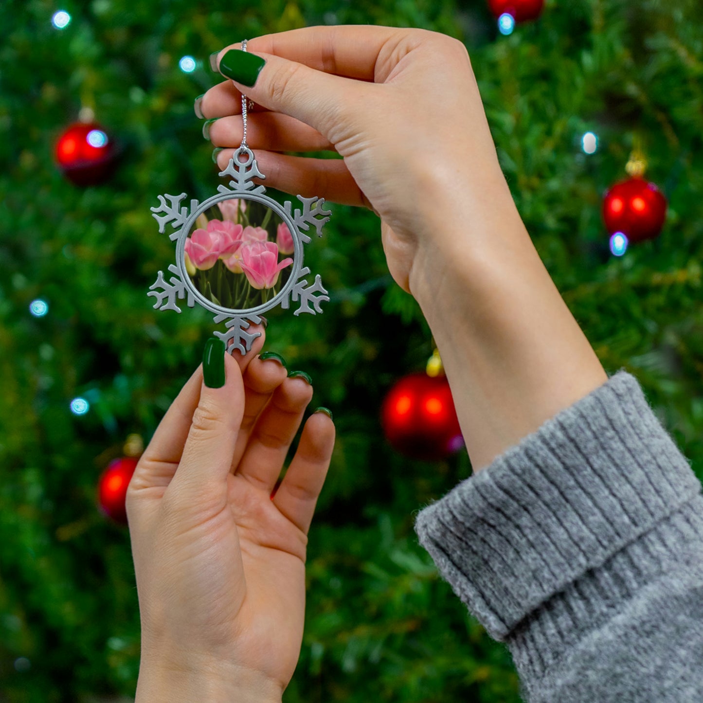 Flowers 17 Pewter Snowflake Ornament