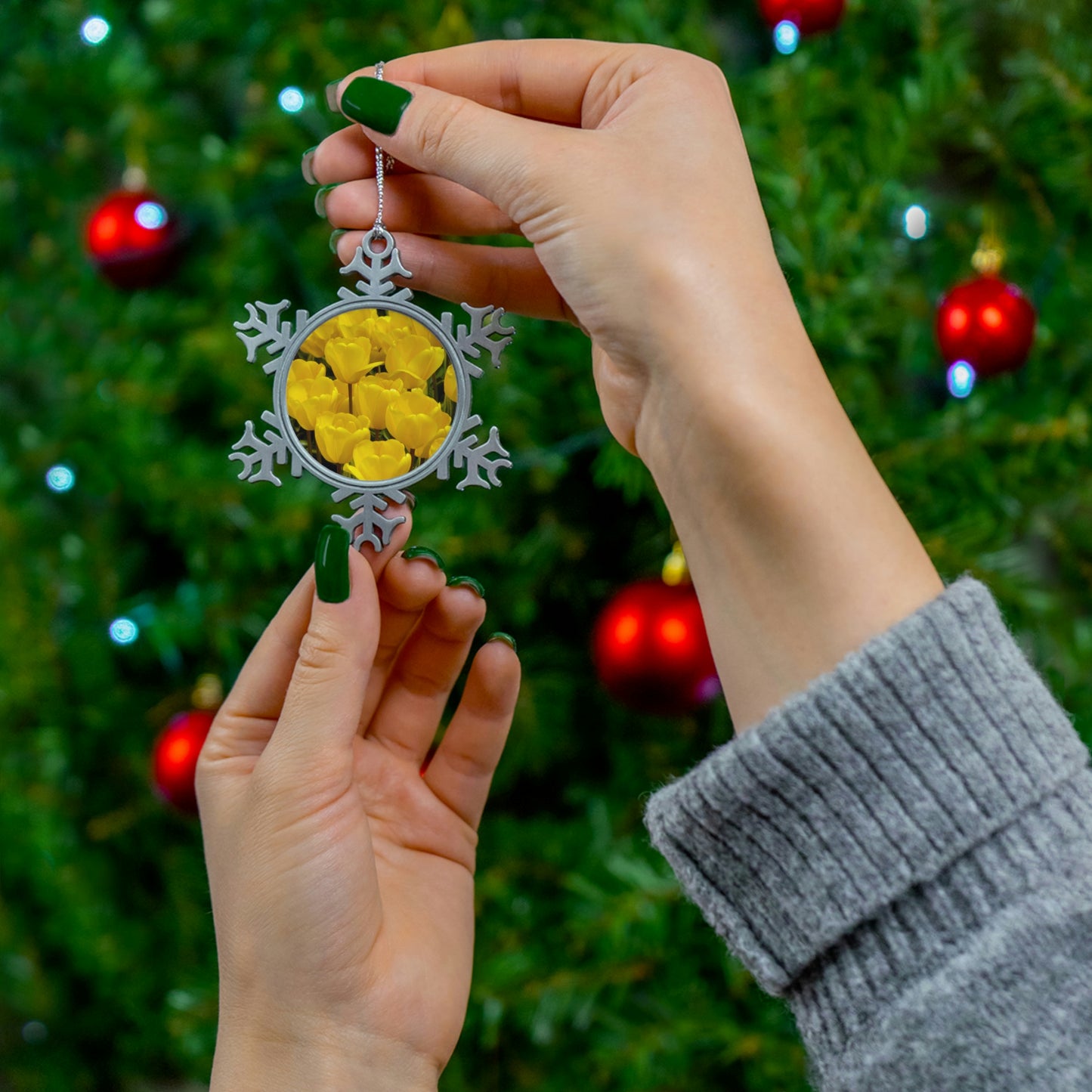 Flowers 23 Pewter Snowflake Ornament