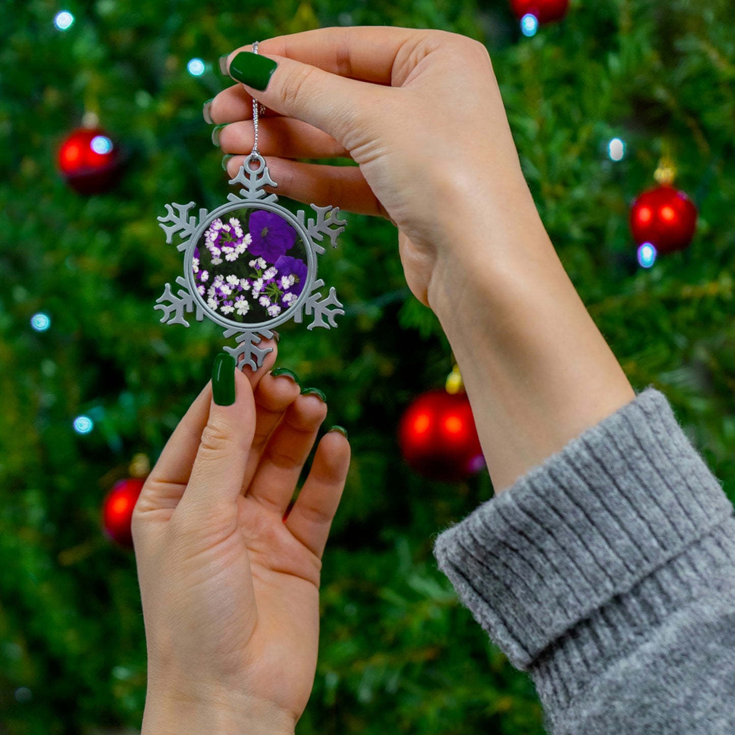 Flowers 04 Pewter Snowflake Ornament