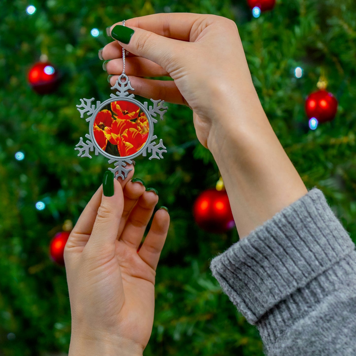 Flowers 19 Pewter Snowflake Ornament