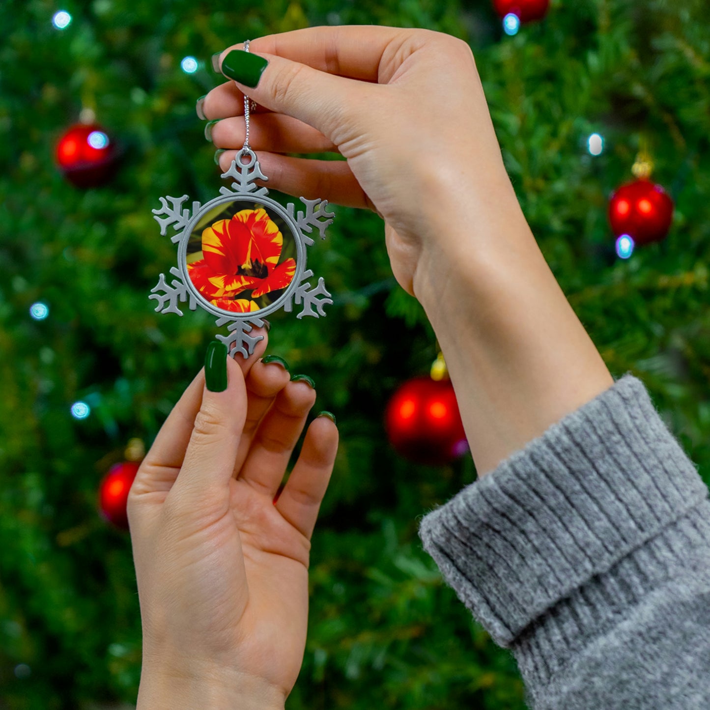 Flowers 12 Pewter Snowflake Ornament