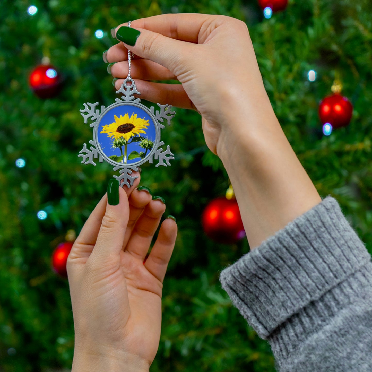 Flowers 02 Pewter Snowflake Ornament